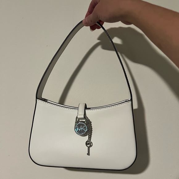 Michaels Kors Lyra Small Pochette Optic White - Picture 1 of 7